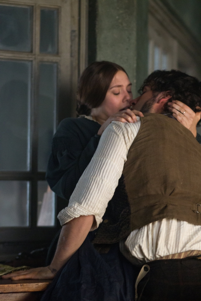 Elizabeth Olsen and Oscar Isaac star in Charlie Stratton’s “In Secret.”
(Phil Bray/MCT)