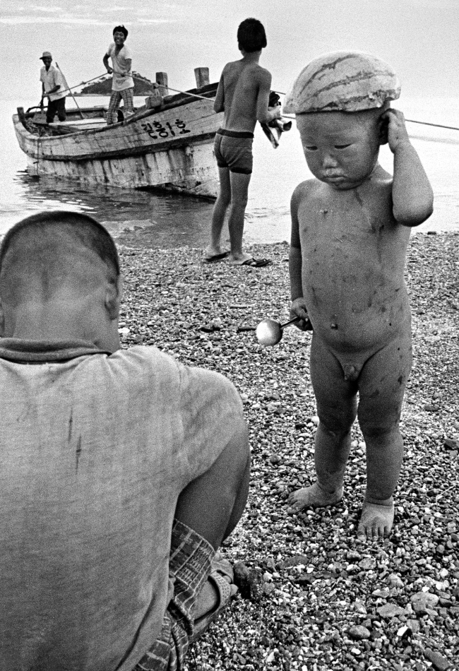 Buan, North Jeolla Province, 1973.   Kim Nyung-man/Sajinyesul