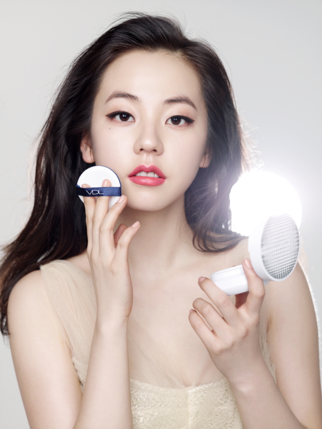 소희(안소희/가수/영화배우/원더걸스)
LG생활건강은 걸그룹 원더걸스 출신 안소희를 영 프레스티지 메이크업 브랜드 VDL의 신규 모델로 발탁했다고 24일 밝혔다.