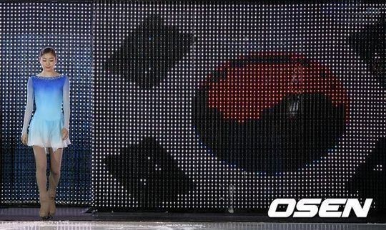 김연아(스케이트선수)
미국 일간지 월스트리트저널(WSJ)이 2014 소치동계올림픽 피겨 여자싱글 은메달리스트 김연아에게 바치는 헌정시를 게재했다.