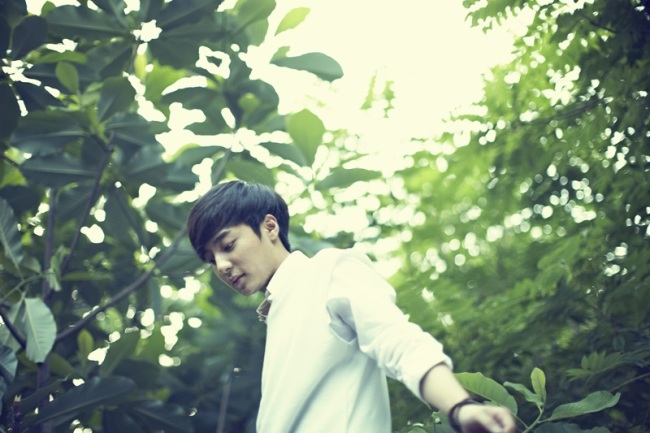 로이킴(김상우/가수)
Singer-songwriter and “Superstar K4” winner Roy Kim has signed with CJ E&M and will release his sophomore studio album this fall, according to the company.
Roy Kim.   CJ E&M