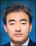 유진룡(장관/전교수/문화체육관광부장관)
정부가 ‘콘텐츠 펀드’를 조성해 우리나라 콘텐츠의 중국 등 신흥시장 진출에 적극 나서기로 했다.