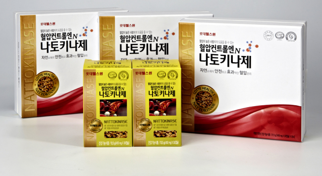 롯데헬스원의 ‘혈압컨트롤엔N나토키나제’가 올해 건강식품업계를 뜨겁게 달굴 주인공으로 손꼽히고 있다. 지난해 6월 선보인 ‘혈압컨트롤엔N나토키나제’는 출시 직후부터 혈관 건강에 관심이 많은 소비자들에게 크게 어필했다. 자연 소재로서 안전하고 효과적일 뿐 아니라 복용하기 편리하게 만든 혈관 건강 기능성 식품이기 때문이다.