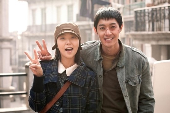 김가은(좌부터/탤런트),김현중(가수/탤런트/SS501)
‘감격시대’ 에 출연중인 배우 겸 가수 김현중과 김가은의 다정한 사진이 공개됐다.