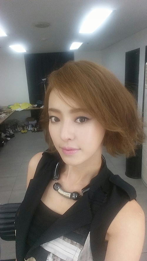 이다희(탤런트/영화배우)
지난해 호평 속에 막을 내린 ‘비밀(KBS2)’ 이후 휴식기에 들어간 배우 이다희가 근황을 공개했다.