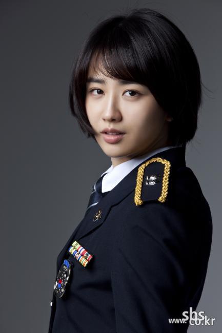 박하선(탤런트/영화배우)
SBS 새 수목드라마 ‘쓰리데이즈’를 통해 돌아온 배우 박하선이 쟁쟁한 연기파 선배들과의 첫 만남 당시를 떠올렸다.