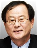 김철하(기업인/CJ제일제당대표이사)
CJ제일제당이 베트남 밀가루시장 공략에 나선다. CJ제일제당은 일본 종합상사 스미토모가 손잡고 6000억원 규모로 추정되는 베트남 밀가루 시장에 본격 진출한다고 27일 밝혔다.