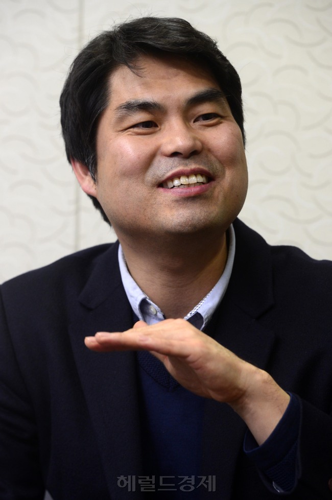 김만기 북경대 한국교우회 회장. 박해묵 기자/mook@heraldcorp.com
김만기 북경대 한국교우회 회장. 박해묵 기자/mook@heraldcorp.com
김만기 북경대 한국교우회 회장. 박해묵 기자/mook@heraldcorp.com