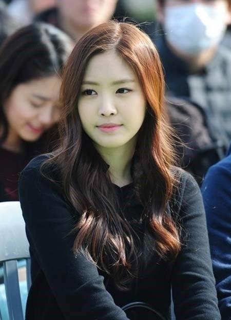 손나은(가수/에이핑크)
걸그룹 에이핑크 멤버 손나은이 동국대학교 14학번 풋풋한 새내기가 됐다.