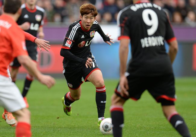 Bayer Leverkusen striker Son Heung-min controls the ball on Saturday.   AFP-Yonhap
