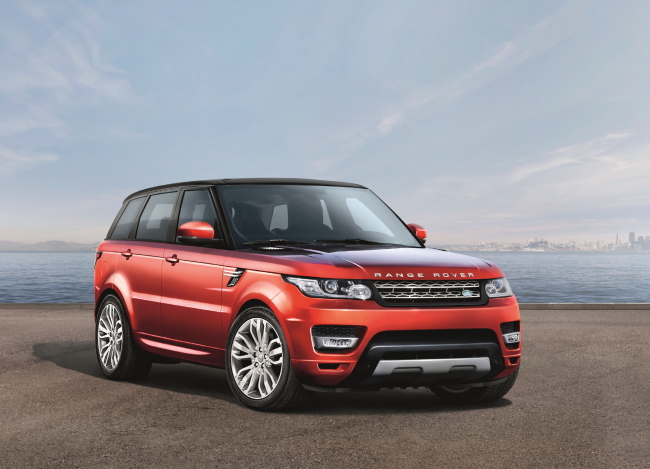 Range Rover Sport ― Design: ★★★★☆ / Interior: ★★★★★ / Performance: ★★★★☆  / Fuel economy: ★★★☆☆ / Cost and A/S: ★★★☆☆