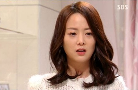 손여은(탤런트)
배우 손여은이 데뷔 10년 만에 주목을 받고 있다.