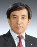 이주열(금융인)
박근혜 대통령은 차기 한국은행 총재로 이주열(62ㆍ사진) 현 연세대 경제대학원 특임교수를 내정했다고 민경욱 청와대 대변인이 3일 밝혔다. 현 김중수 한은총재의 임기는 오는 31일 만료된다.
