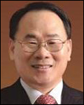 이영관(기업인/도레이첨단소재대표이사회장)
도레이첨단소재(대표 이영관ㆍ사진)는 지난달 말 웅진케미칼 주식 56.21%의 인수대금 납입을 완료함으로써 거래를 종결했다고 3일 밝혔다