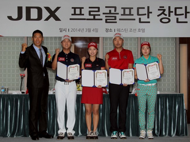 왼쪽부터 김한철 JDX대표이사, 허인회, 유선영, 박일환, 김소희.