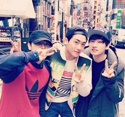 동해(좌부터/이동해/가수/슈퍼주니어/슈퍼주니어-M),박형식(가수/ZE:A/제아파이브),
은혁(이혁재/가수/슈퍼주니어/슈퍼주니어-M)
그룹 슈퍼주니어의 은혁, 동해가 일본에서 제국의아이들 박형식과 만났다.