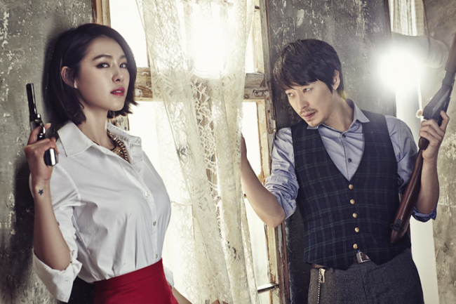 가희(좌부터/박지영/가수),엄기준(뮤지컬배우/탤런트)
뮤지컬 ‘보니앤클라이드’가 4월 15일부터 BBC아트센터 BBC홀에서 공연한다. ‘보니앤클라이드’는 미국 대공황 시기 미국 젊은이들의 공감을 불러일으켰던 보니와 클라이드 커플의 이야기를 바탕으로 제작됐다.