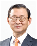 이우철(금융인/전행정공무원/코람코자산신탁대표이사부회장)
이규성 코람코자산신탁회장이 회장직에서 물러나 5일 회사발전협의회 회장에 취임했다. 후임으로 이우철(66) 대표이사 부회장이 회장직에 올랐다.