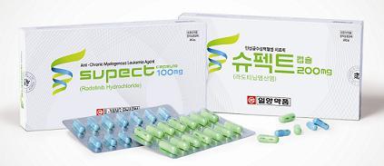 백혈병 치료 국산 18호 신약 ‘슈펙트’(일양약품)가 ‘1차 치료제’로 바짝 눈앞에 다가왔다. 만성골수성 백혈병 환자에게 보편적으로 쓸 수 있게 돼 관련 시장을 독점한 다국적사들이 적잖이 긴장하고 있다.
5일 일양약품에 따르면 슈펙트의 임상3상 환자 등록을 최근 마치고 약물투여와 관찰에 들어갔다.경쟁 제품보다 30%저렴한 것이 장점.