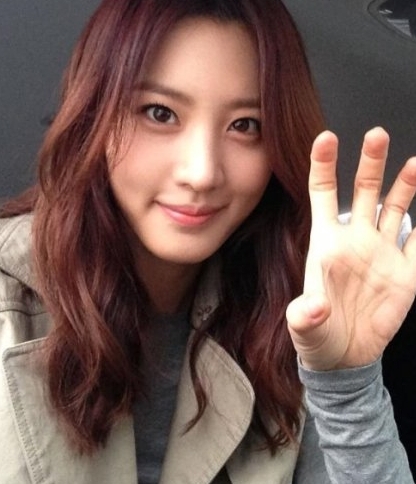 수현(김수현/탤런트/모델)
배우 수현(영문명:클라우디아 킴 Claudia Kim)이 영화 ‘어벤져스: 에이지 오브 울트론’(이하 ‘어벤져스2’)의 출연을 확정지었다.