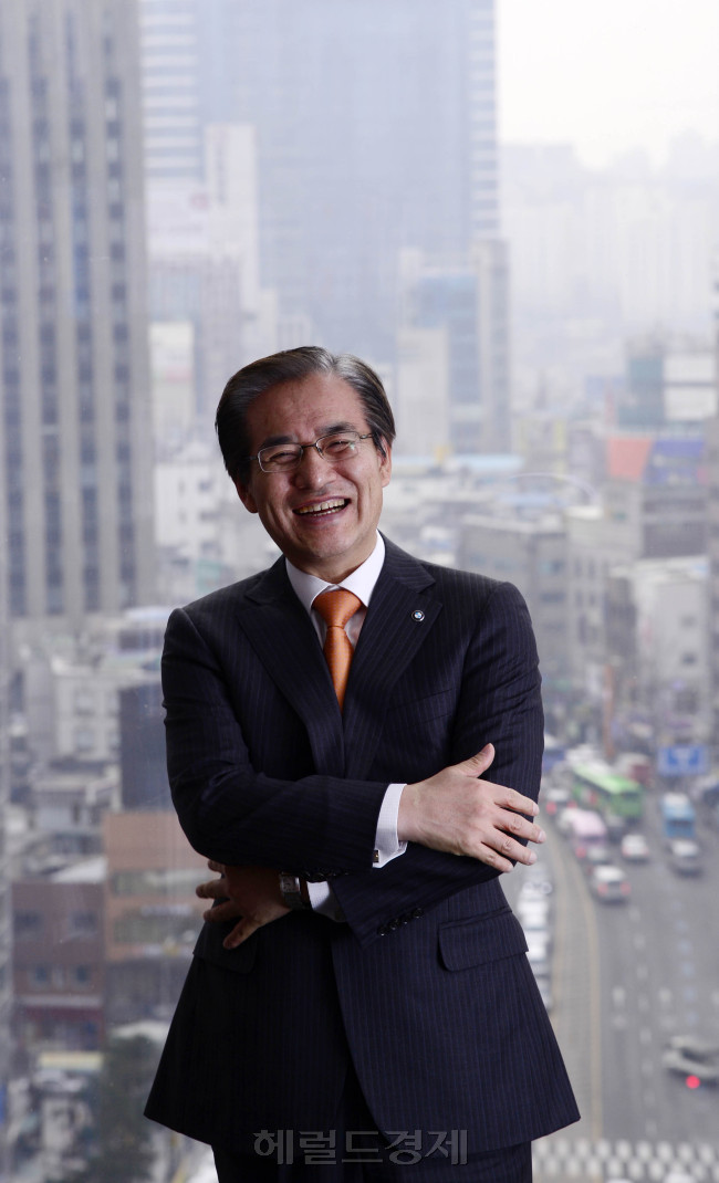 김효준 BMW 사장. 박해묵 기자/mook@heraldcorp.com
김효준 BMW 사장. 박해묵 기자/mook@heraldcorp.com
김효준 BMW 사장. 박해묵 기자/mook@heraldcorp.com
