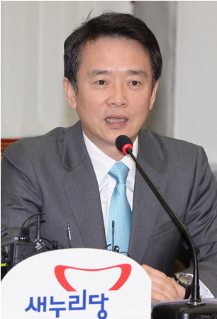 남경필(국회의원/미래창조과학방송통신위원회위원/윤리특별위원회위원)
The Gyeonggi Province gubernatorial race is becoming one of the hottest contests in the June 4 local elections with the ruling and opposition parties going to great lengths to bring their best cards into the game.