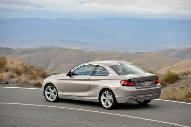 BMW 코리아는 6일 프리미엄 소형 쿠페인 ‘뉴 2시리즈 쿠페’를 출시했다