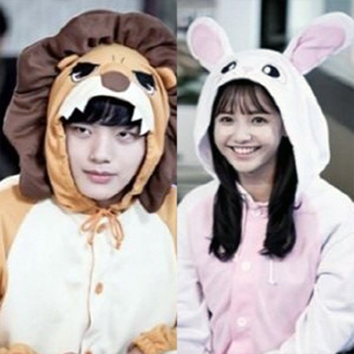 여진구(좌부터/영화배우/탤런트),하연수(영화배우)
배우 여진구와 하연수의 동물잠옷이 누리꾼들의 관심을 모으고 있다.