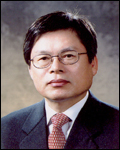 최수강(기업인/중앙건설사장)
부영그룹은 최근 부영주택 대표이사(건설 부문)에 최수강(64·사진) 전 중앙건설 사장을 선임했다. 최 신임 대표이사는 서울대 공과대학을 졸업하고 1977년 대림산업에 입사해 부사장을 역임하고 삼환기업과 중앙건설 사장을 지낸 바 있다.