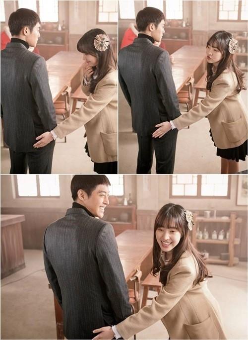 김현중(좌부터/가수/탤런트/SS501),진세연(탤런트)
‘감격시대’ 진세연이 김현중에 엉덩이에 댄 나쁜 손이 포착돼 네티즌들의 눈길을 끌고 있다.