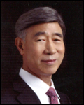 이부섭(기업인/동진쎄미켐대표이사회장/한국엔지니어클럽회장/한국과학기술단체총연합회부회장)
과학기술단체총연합회는 이부섭 신임회장이 7일 제18대 회장 취임식을 갖고 본격적인 업무에 들어갔다고 밝혔다.