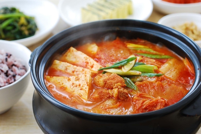 Kimchi jjigae (Korean Bapsang)