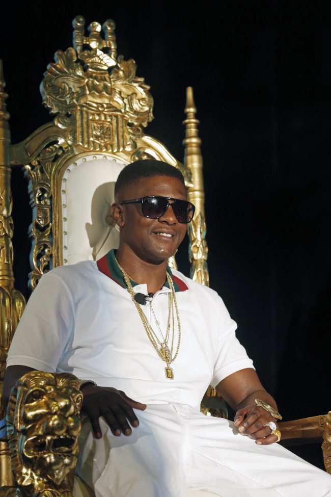 Rapper Lil Boosie, whose real name is Torence Hatch, appears at a news conference in New Orleans on Monday. AP-Yonhap