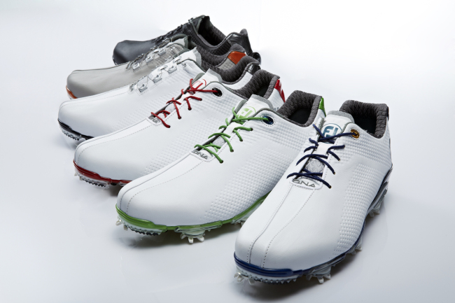 골프화 브랜드 FJ(www.footjoy.co.kr)가 FJ 역사상 가장 많은 기술이 집약된 신개념 골프화 D.N.A. (DRYJOYS NEXT ADVANCED)를 4월 1일 출시한다.
D.N.A.는 발바닥에서 발등, 발목까지 모든 부분의 ‘편안함’을 지켜주는 기술로 중무장해 18홀 라운드에서 평균 7km를 걷는 골퍼의 피로를 최소화 한다.