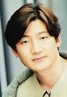 우봉식(영화배우)
생활고에 시달리던 배우 우봉식(43)의 죽음은 잊을 만하면 불거져 나오는 화려한 연예계의 비극적인 현실이다.