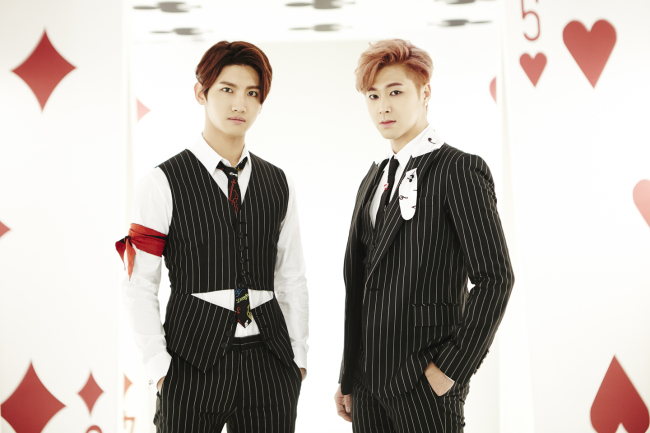 최강창민(좌부터/심창민/가수/탤런트/동방신기),유노윤호(정윤호/가수/탤런트/동방신기)
동방신기(TVXQ!)가 데뷔 10주년을 기념해 팬들과 함께 기차여행을 떠난다.
