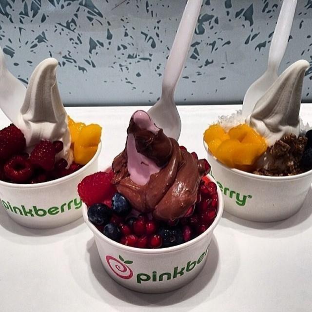 Products of frozen yogut chain Pinkberry (photo: Pinkberry facebook)