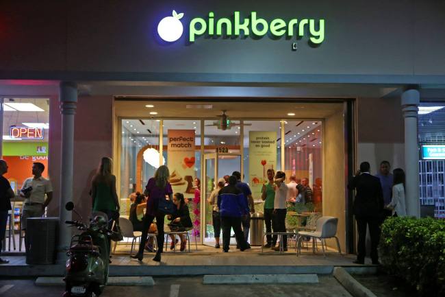 재미사업가 영 리씨가 창업한 요구르트 아이스크림 체인 "핑크베리"의 한 지점 (사진: Pinkberry facebook)