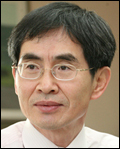 이철환(전금융인/전행정공무원)
이철환<사진> 전 금융정보분석원장이 오는 25일 오후 7시 30분 서울 신사동 헤이코리아 카페에서 각계 전문가들이 한국 경제에 대해 의견을 나누는 ‘지식파티’를 연다.