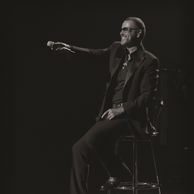 조지마이클(GeorgeMichael/가수)
세계적인 싱어송라이터 조지 마이클(George Michael)의 정규 앨범 6집 [Symphonica]가 17일 디지털 앨범으로, 18일 CD 앨범으로 발매된다.