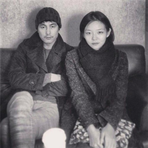 정우성(좌부터/영화배우/탤런트),이솜(모델/탤런트)
모델 출신 배우 이솜이 배우 정우성과의 인증사진을 공개해 관심을 모았다.