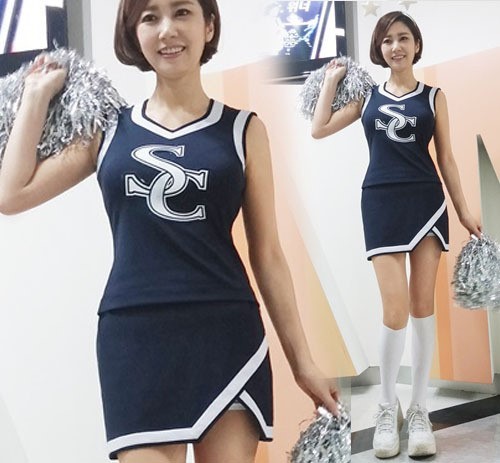 유호정(탤런트/영화배우)
배우 유호정(45)이 치어리더로 변신, 소녀시대 못지 않은 몸매를 과시했다.