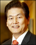 이상운(기업인/효성대표이사부회장)
차별화한 기술력으로 글로벌 섬유업체로 우뚝선 효성(부회장 이상운·사진)은 섬유 수요 회복세와 더불어 화학과 산업자재 등에서 경쟁력을 확보해 성장폭을 확대할 계획이다.