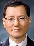 이민화(기업인/교수/한국디지털병원수출사업협동조합이사장/KAIST초빙교수/유라시안네트워크이사장)
제 2의 벤처붐 조성에 각 부처가 부산하다. 3년 간 4조원의 자금을 투입한다고 한다. 그런데 정작 벤처붐을 위한 정책의 우선 순위에 문제가 있다. 벤처시장에 자금은 모자라지 않다는 게 투자 현장의 이야기다.