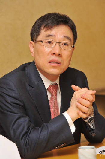 Lim Jong-in, a dean of Korea University’s graduate school of information security