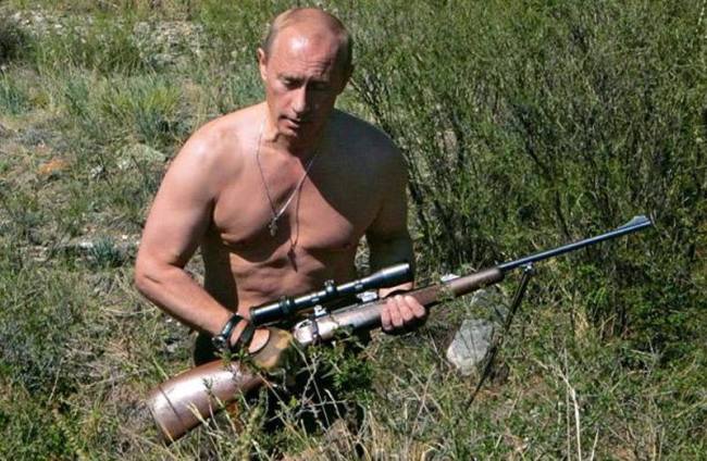 블라디미르푸틴(VladimirPutin/정치인/러시아대통령)
히틀러의 전격전을 보는 듯, 눈 깜짝할 새 순식간에 일사천리로 크림의 러시아 합병이 진행되자 최근 뒷통수를 맞은 일부 친(親) 서방 인사들은 블라디미르 푸틴 러시아 대통령을 히틀러에 비유하고 있다.