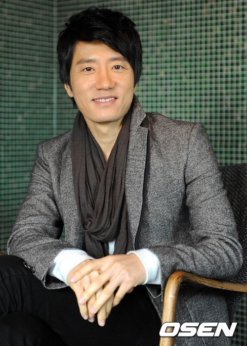 김명민(탤런트/영화배우/엠엠엔터테인먼트)
‘명품 배우’ 김명민이 무려 6년 만에 안방극장을 찾는다.