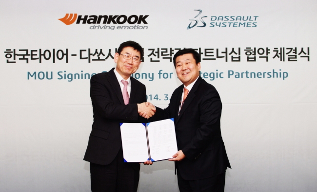 한국타이어가 19일 글로벌 3D 및 PLM(제품수명주기관리: Product Lifecycle Management) 솔루션 전문 기업인 다쏘시스템과 기술경쟁력 강화를 위한 전략적 제휴 양해각서(MOU)를 체결했다.