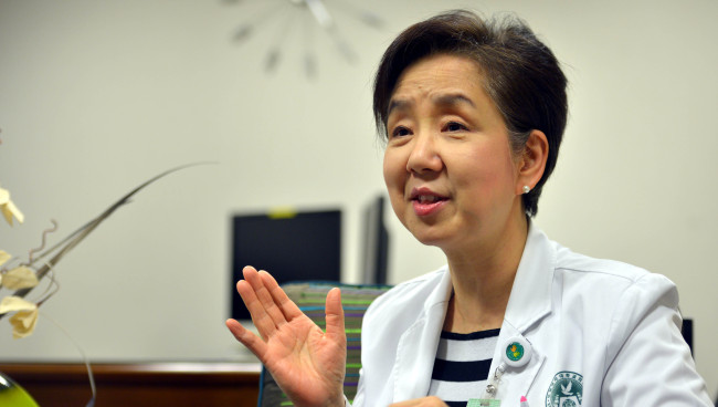 Kim Joung-sook, chief of Ewha Womans University Health Promotion Center.   Kim Myung-sub/The Korea Herald
