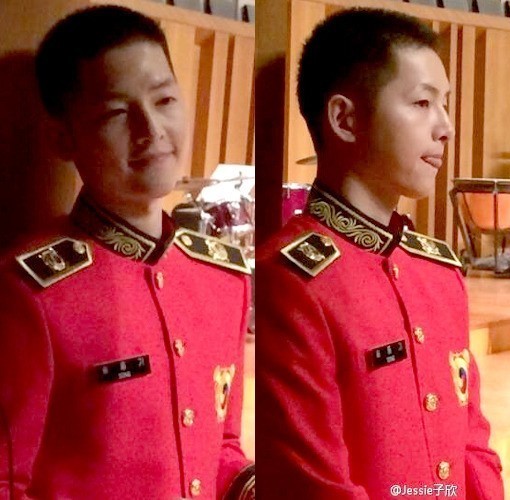 송중기(탤런트/영화배우)
군 복무 중인 배우 송중기의 최근 모습이 공개돼 화제가 되고 있다.
[사진출처=중국 팬사이트]